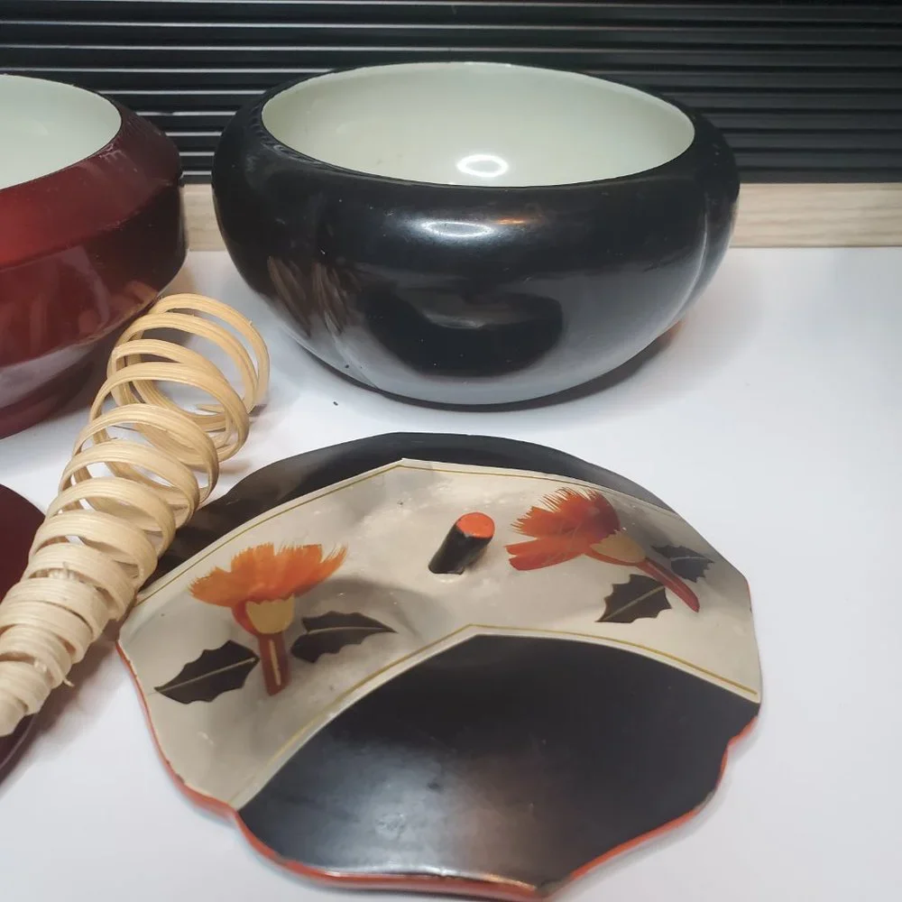 Vintage Japanese  Lacquerware Bonbonniere Bowl(s) w/ lids 1 Red, 1 Black…
